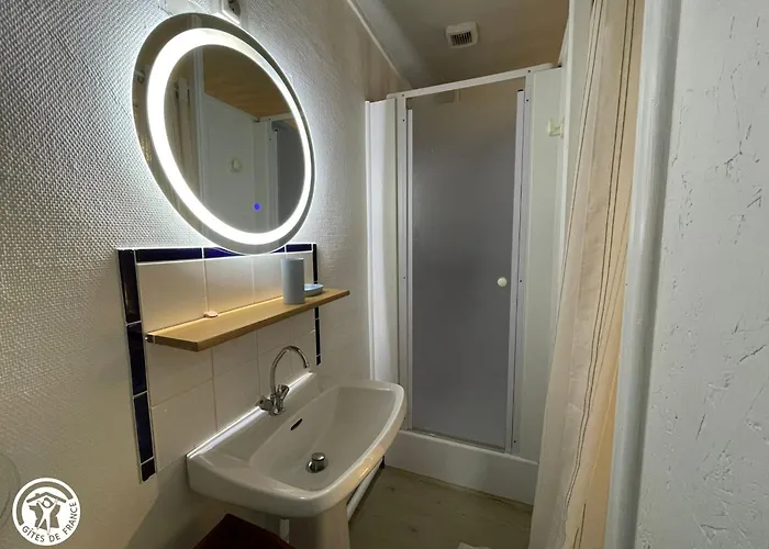 Vakantiehuis Maison Renovee Proche Du Rocher De Avec Wifi - Fr-1-426-587