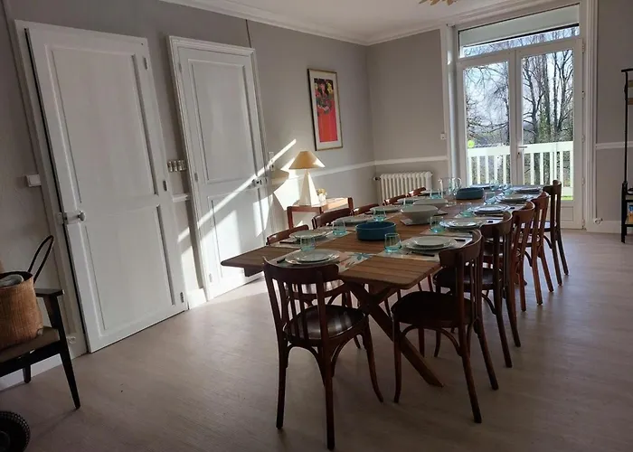 Maison Renovee Proche Du Rocher De Avec Wifi - Fr-1-426-587 Vakantiehuis *